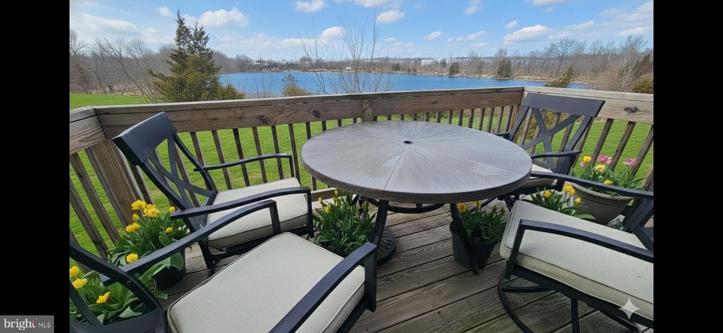 202 Pond View Court photo 13