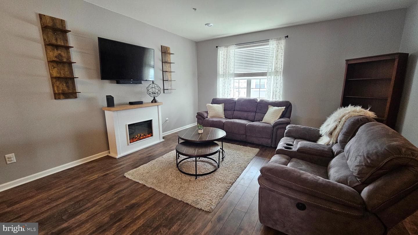 202 Pond View Court photo 6