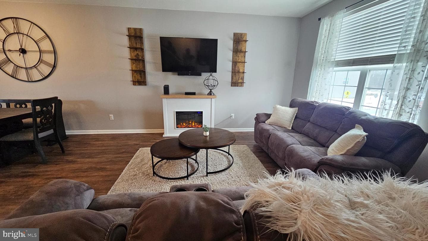 202 Pond View Court photo 7