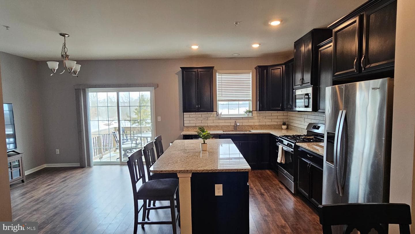 202 Pond View Court photo 9