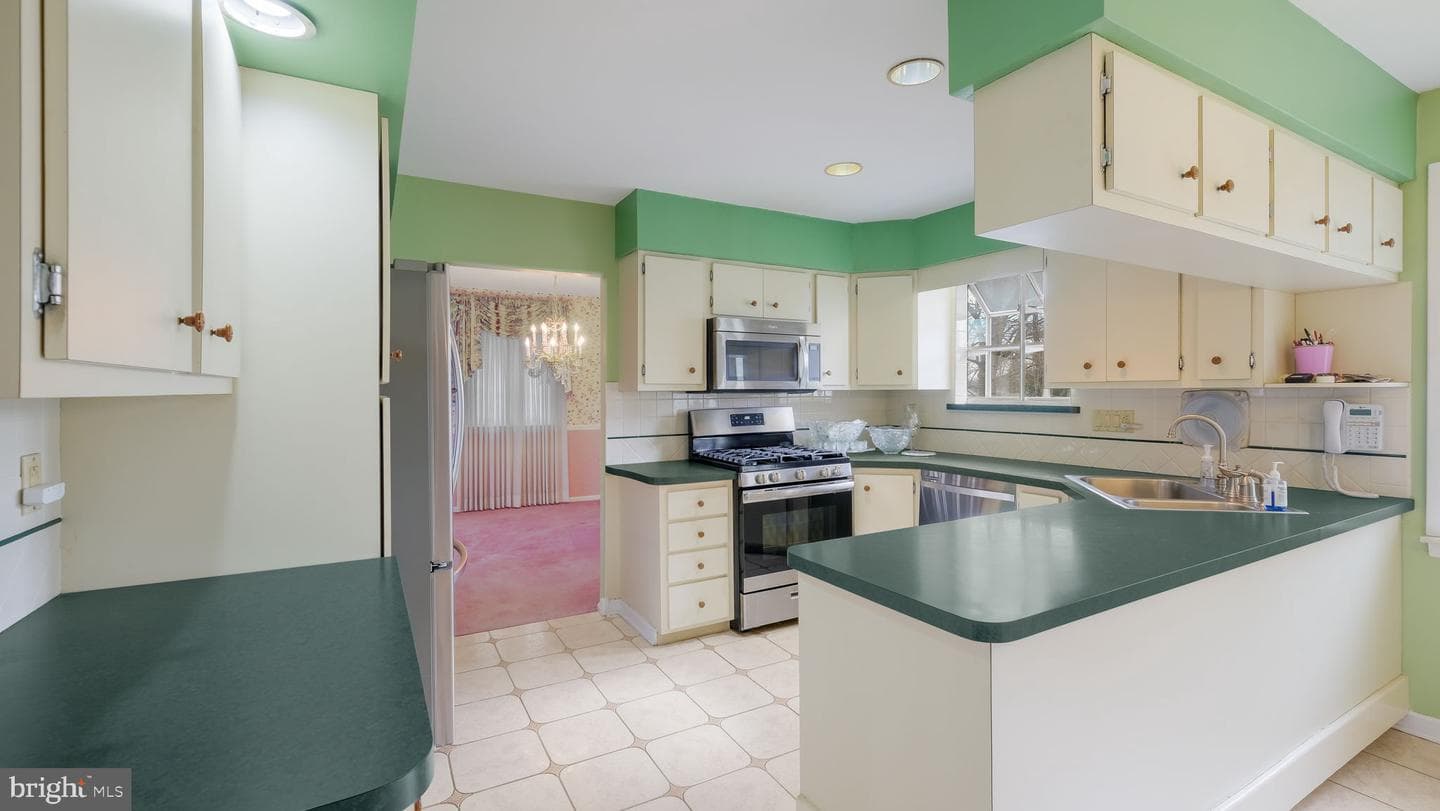 64 Springwood Drive photo 11
