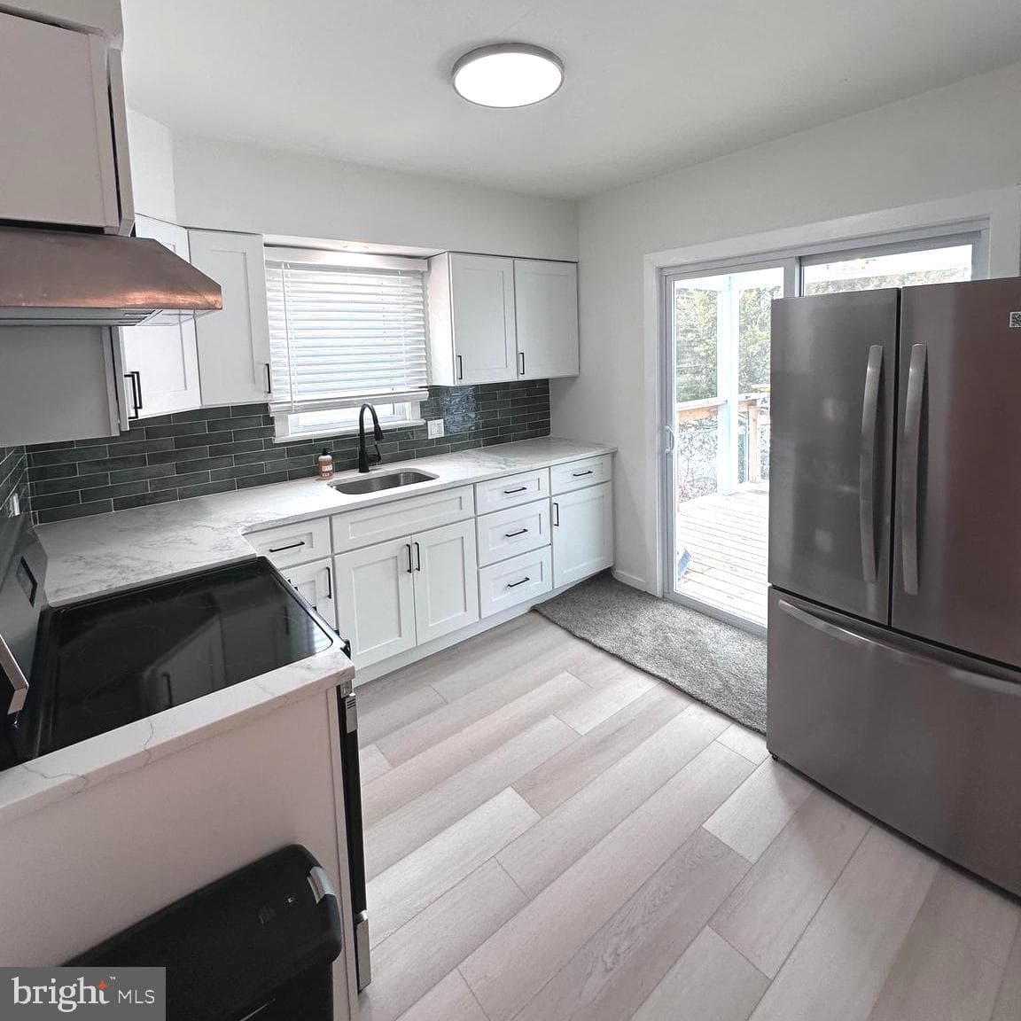 7122 N Radcliffe Street photo 8