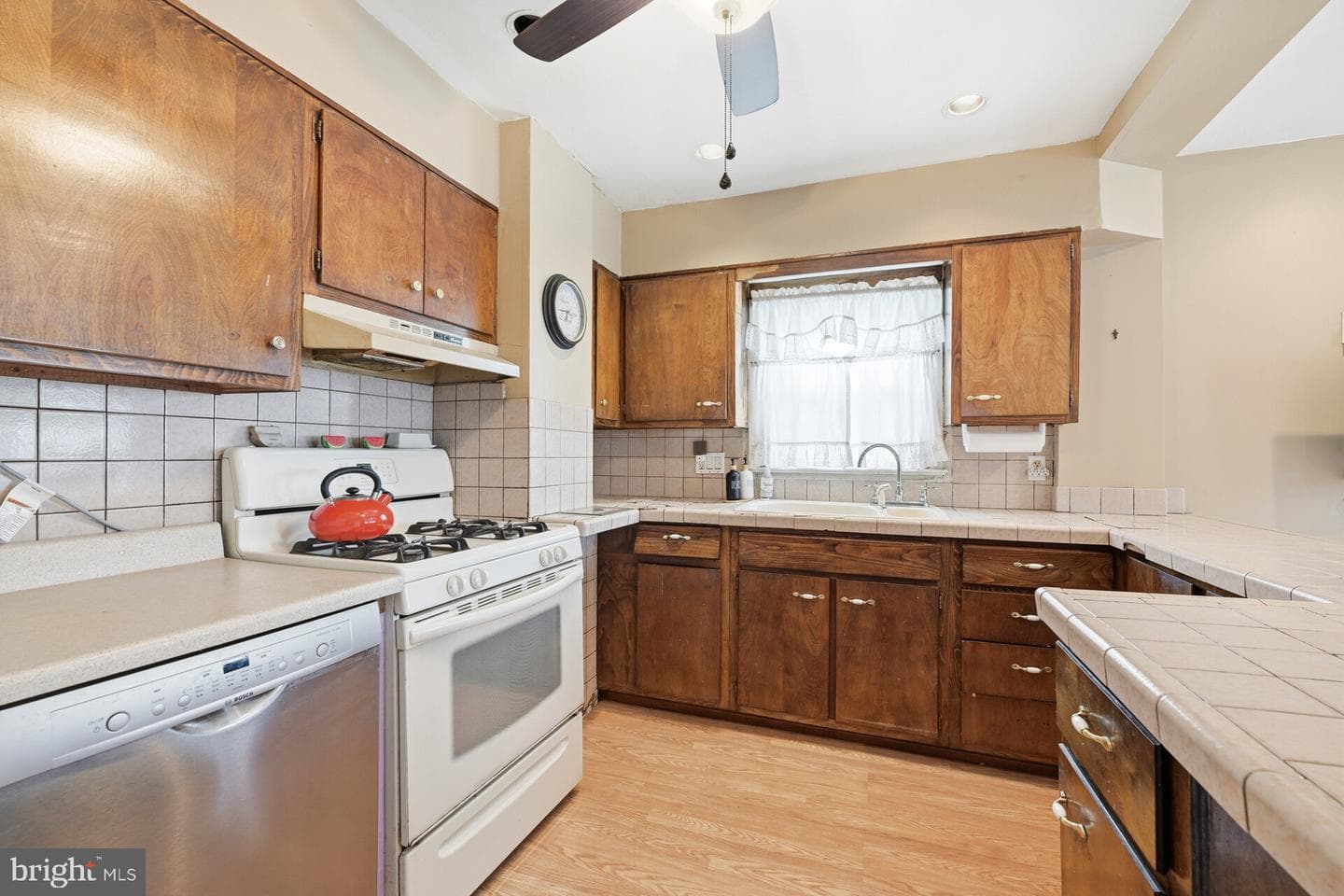 428 Madison Avenue photo 10
