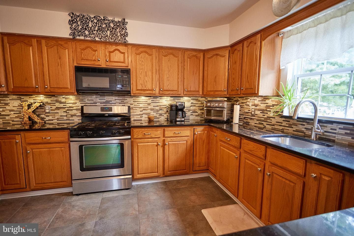 704 Campus Drive photo 10