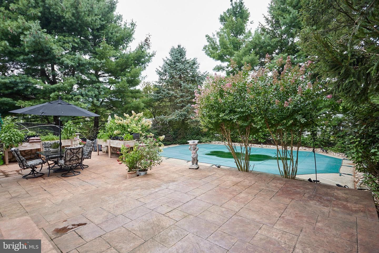 704 Campus Drive photo 24