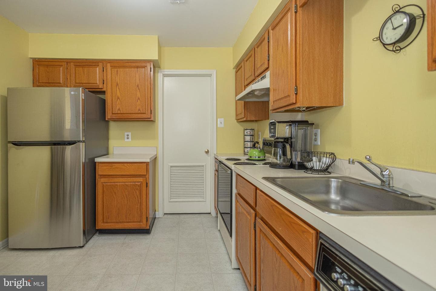 512 Mews Drive photo 10