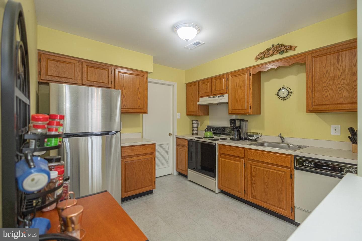 512 Mews Drive photo 13