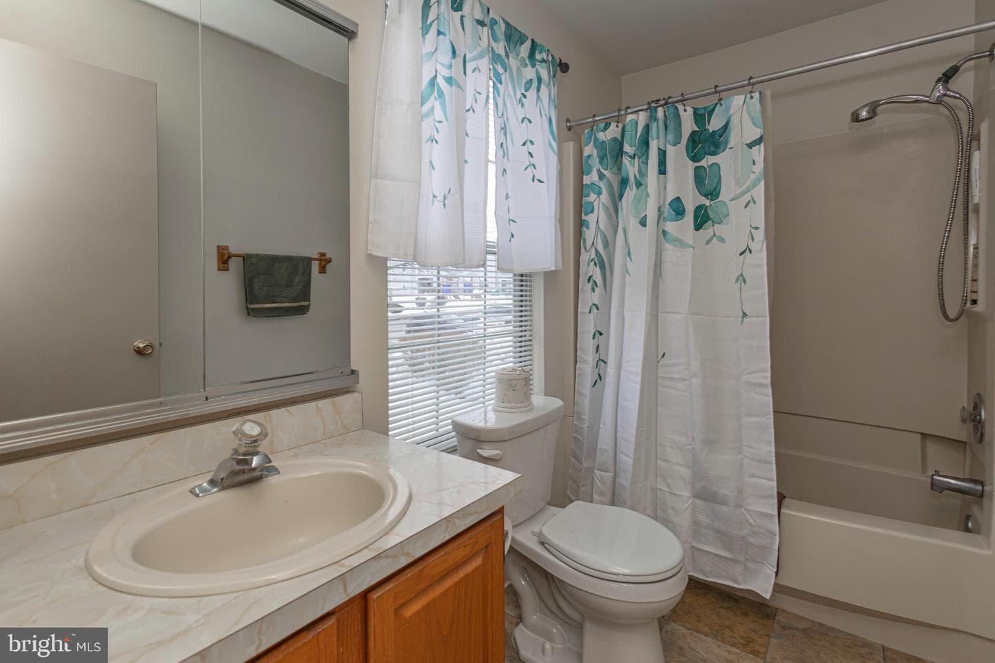 512 Mews Drive photo 22