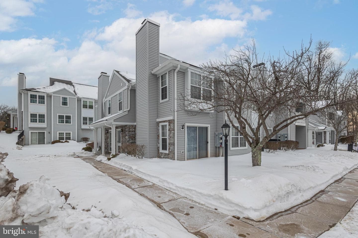 512 Mews Drive photo 3