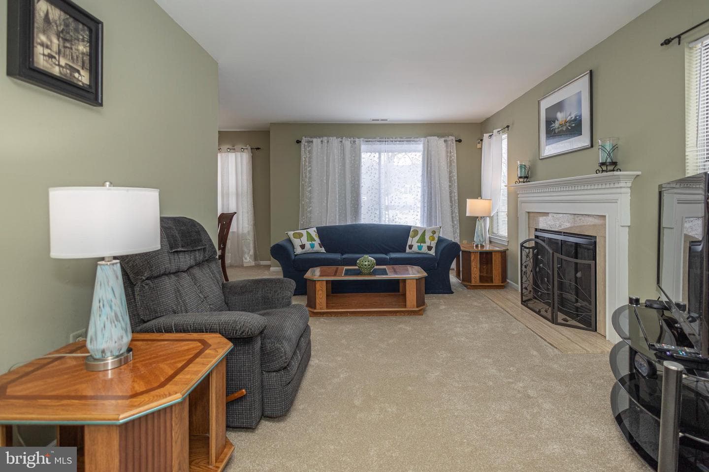 512 Mews Drive photo 4