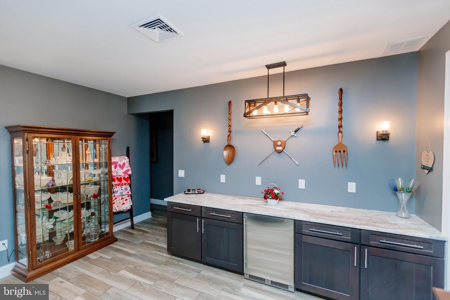 100 Elderberry Drive photo 9