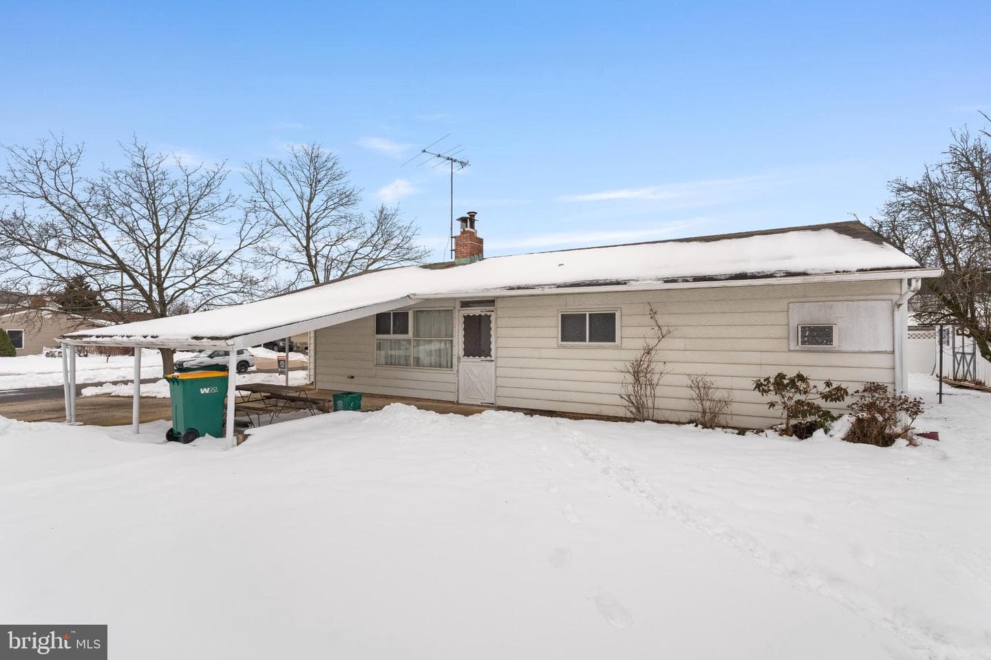 57 Palm Lane photo 2