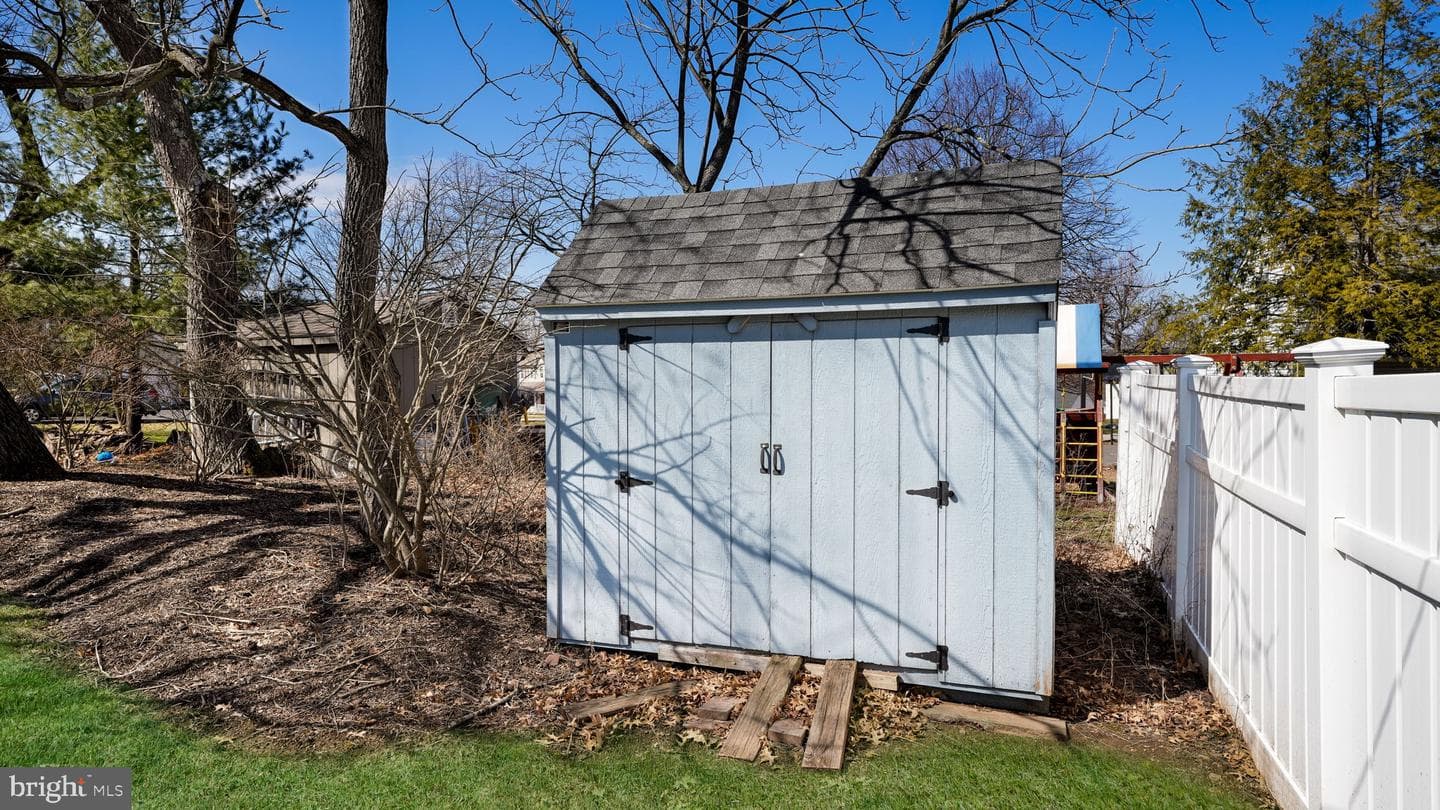 50 Hickory Lane photo 26