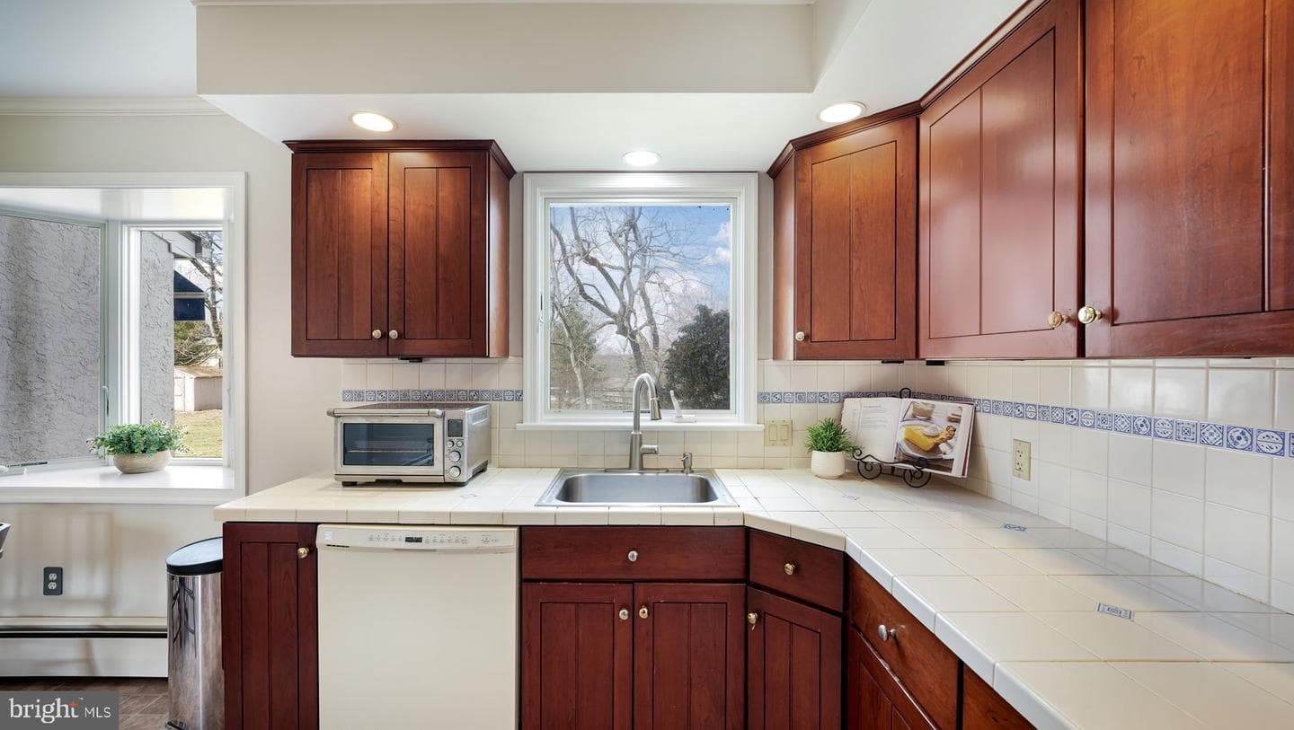 50 Hickory Lane photo 7