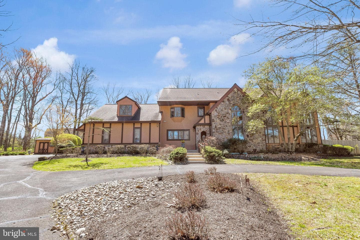 25 Creekside Drive photo 3