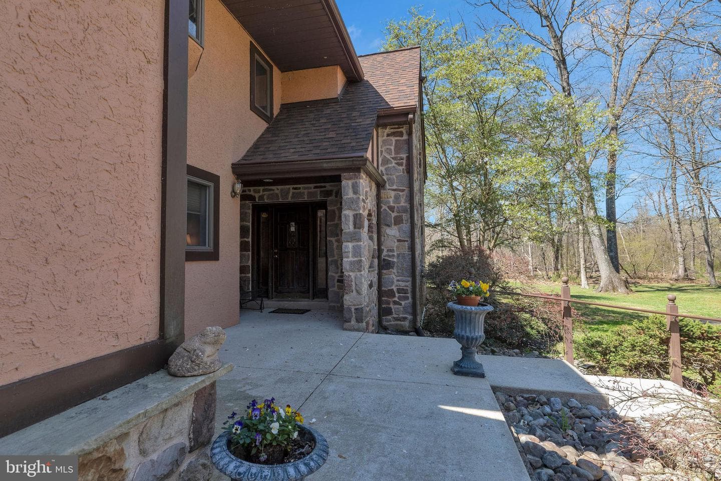 25 Creekside Drive photo 4