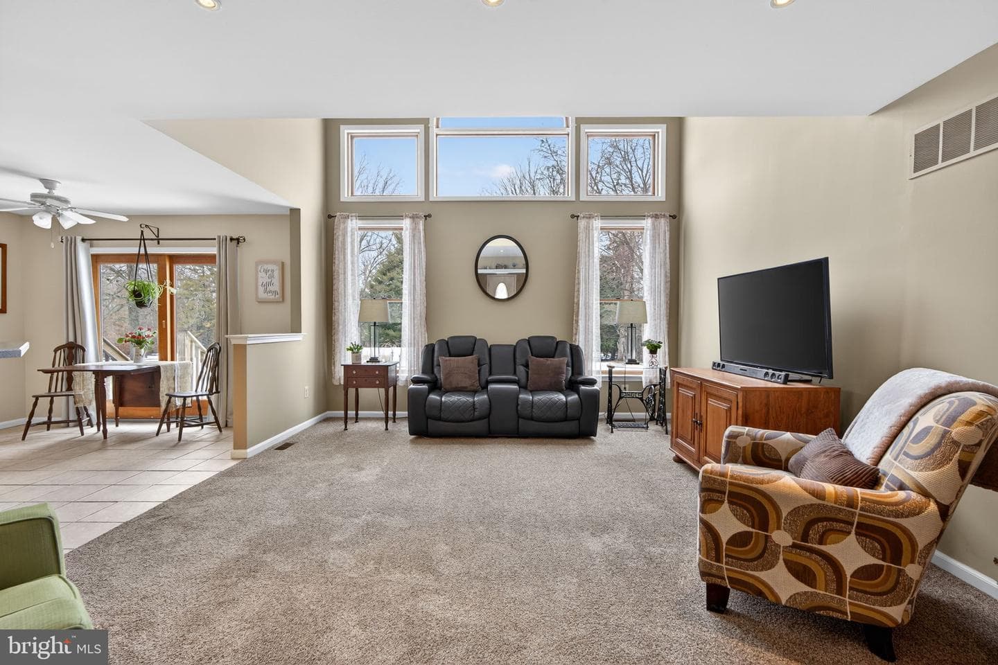 712 Broad Street photo 12