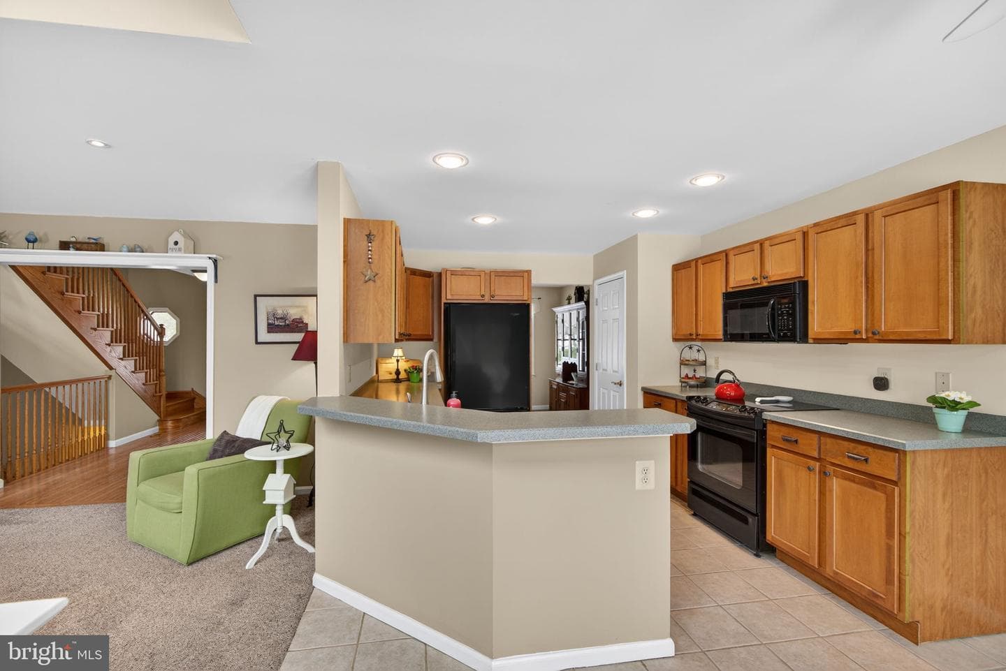 712 Broad Street photo 27