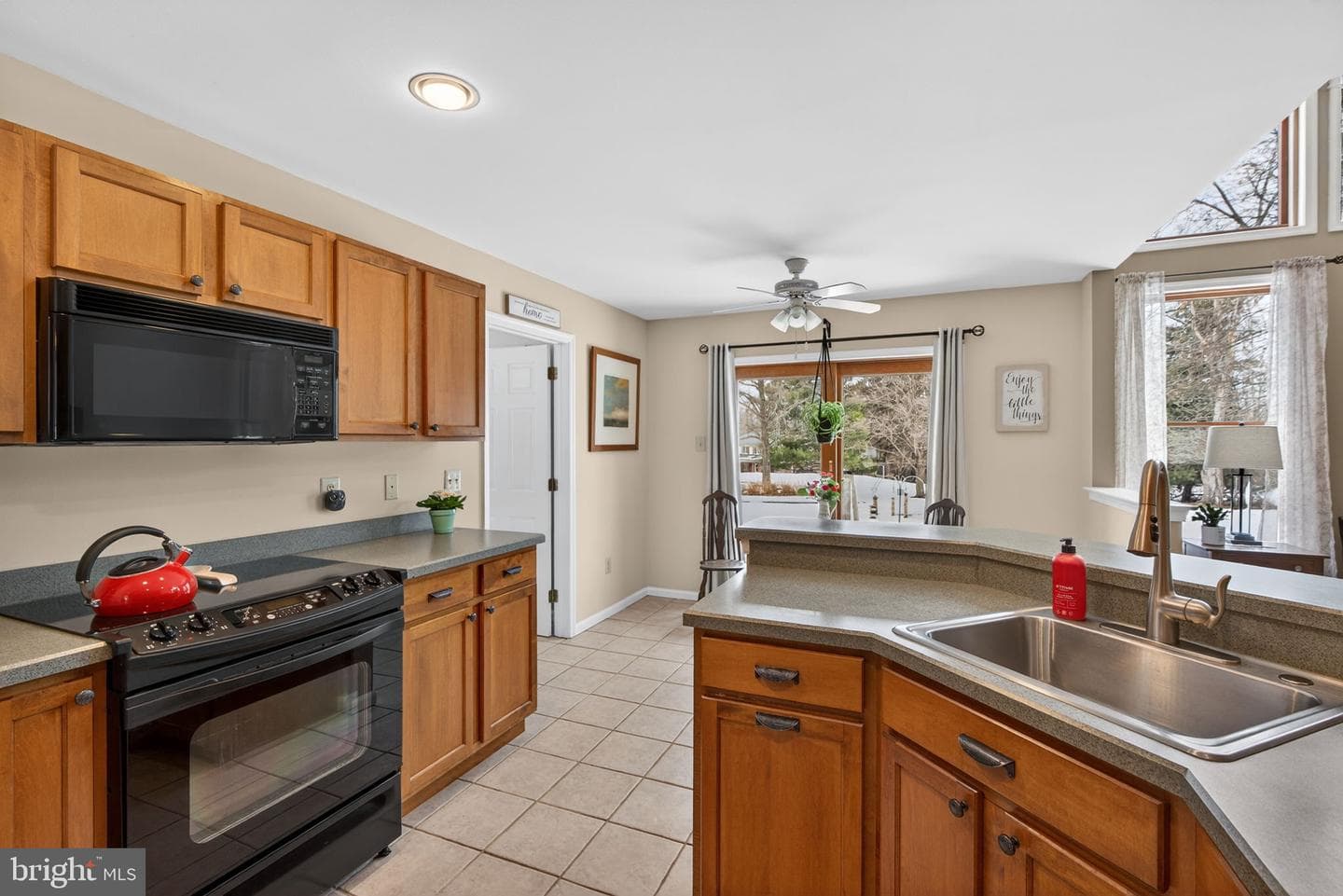 712 Broad Street photo 29
