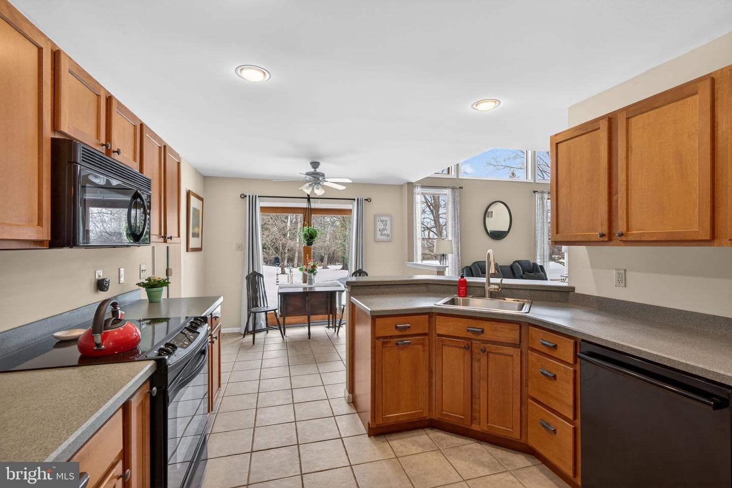 712 Broad Street photo 30