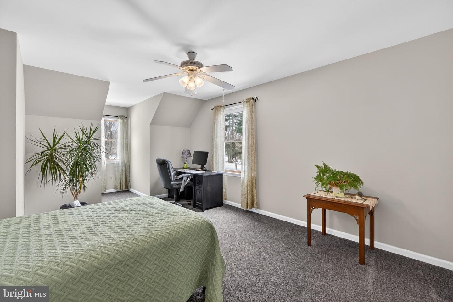 712 Broad Street photo 50