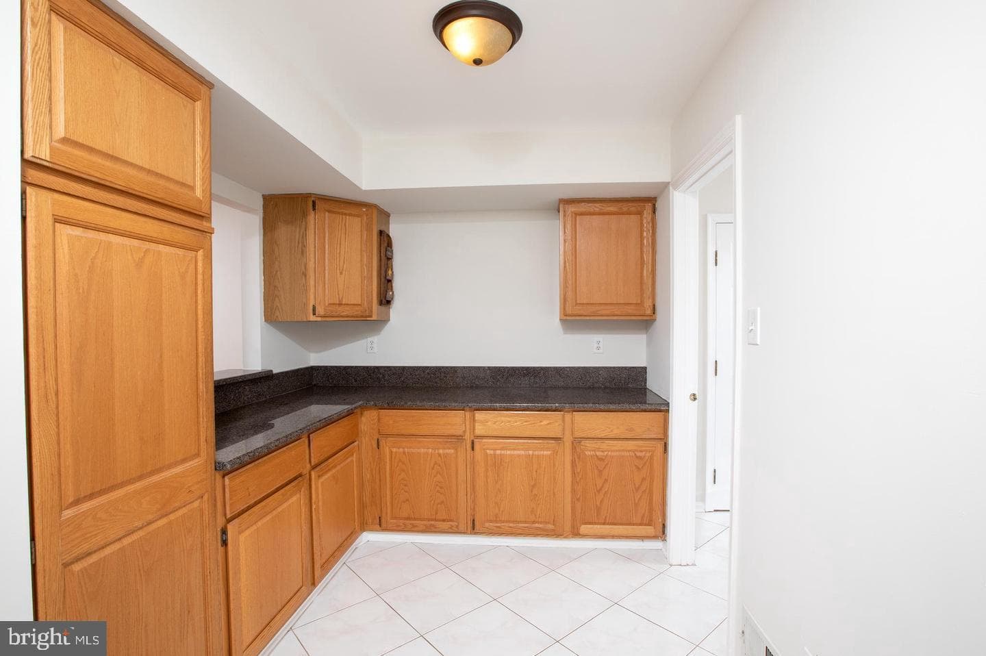 2210 Club House Circle photo 12