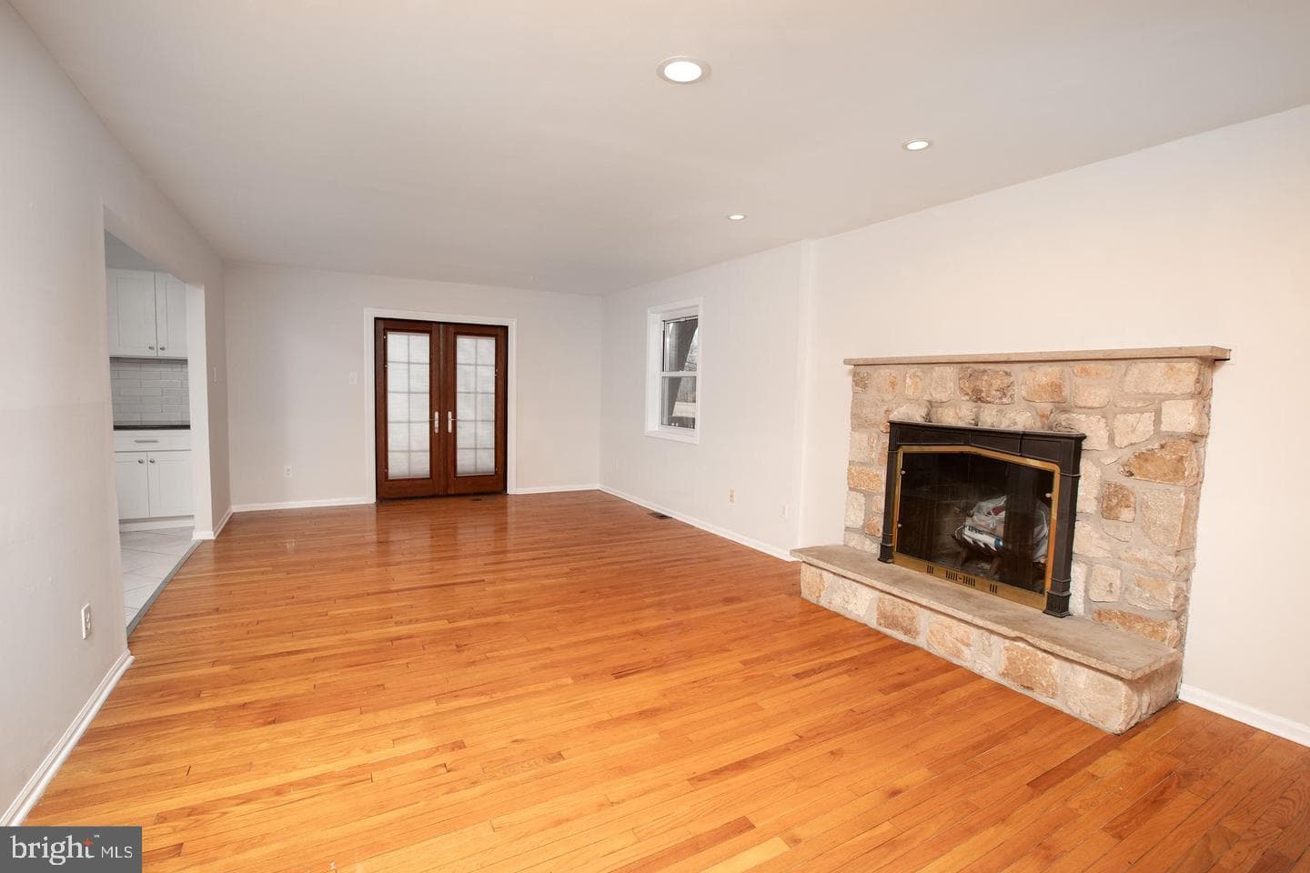 2210 Club House Circle photo 3