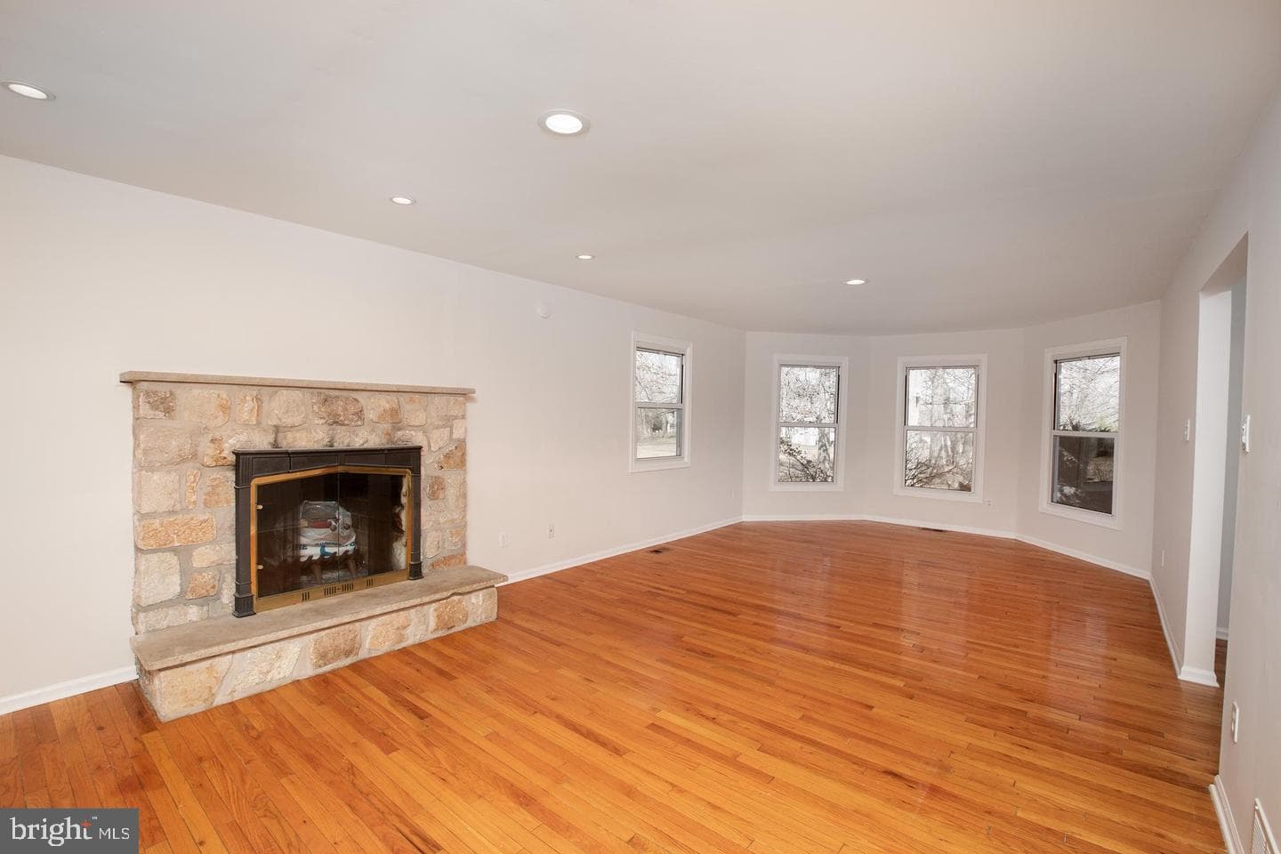 2210 Club House Circle photo 4