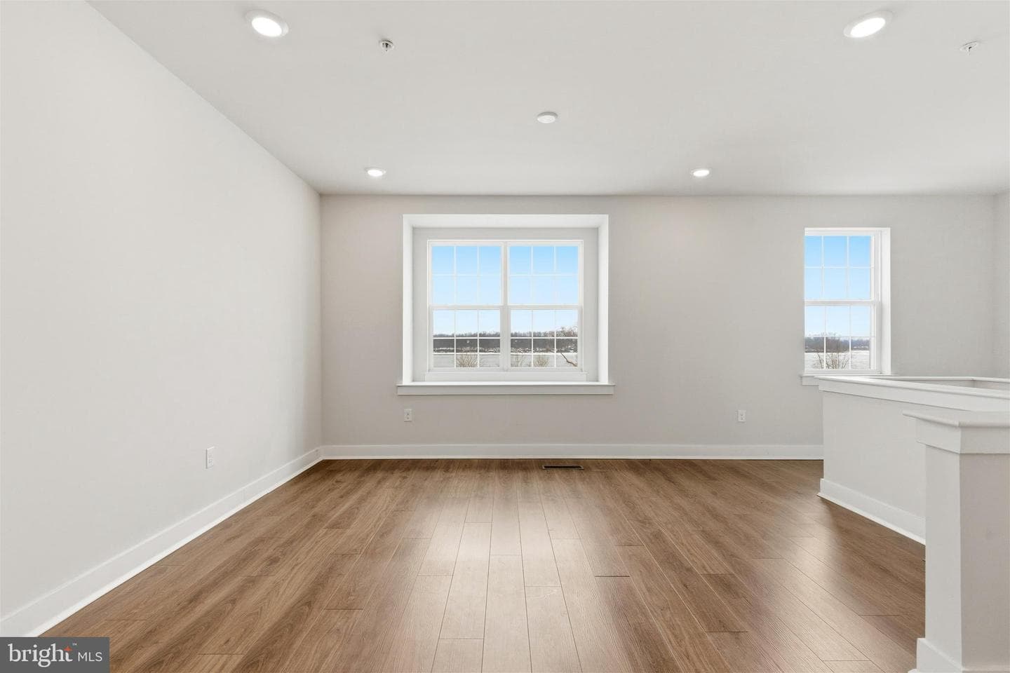 204a Dock Street photo 5