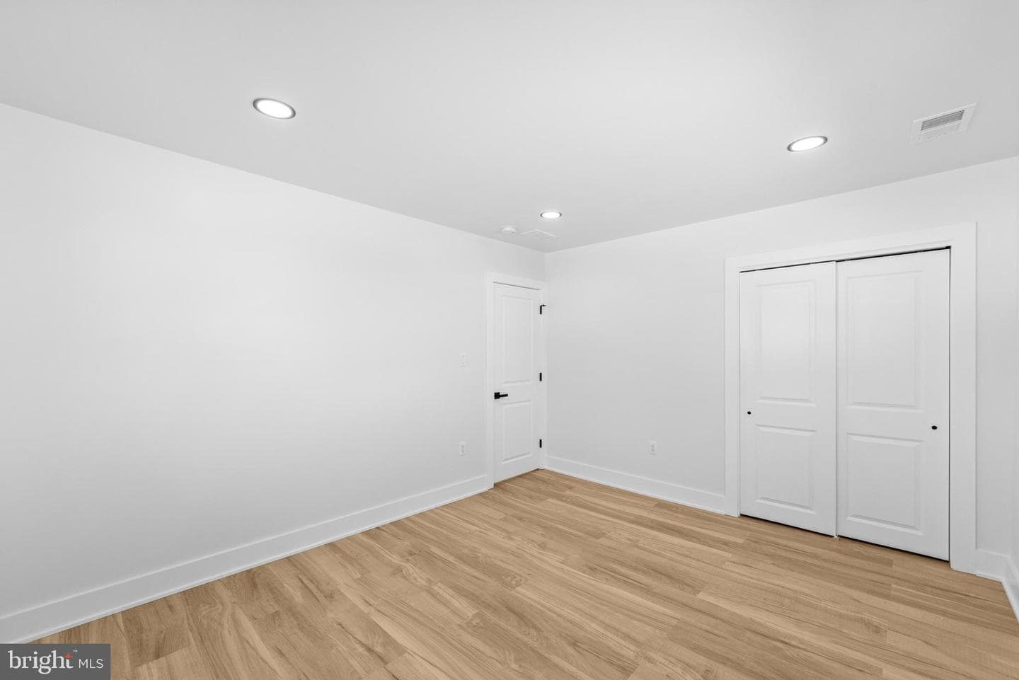 970 Rozel Avenue photo 36