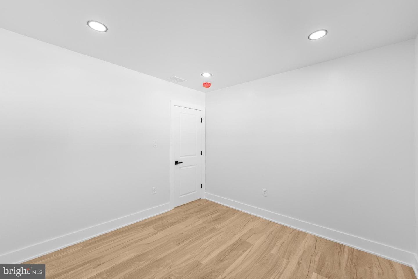 970 Rozel Avenue photo 39