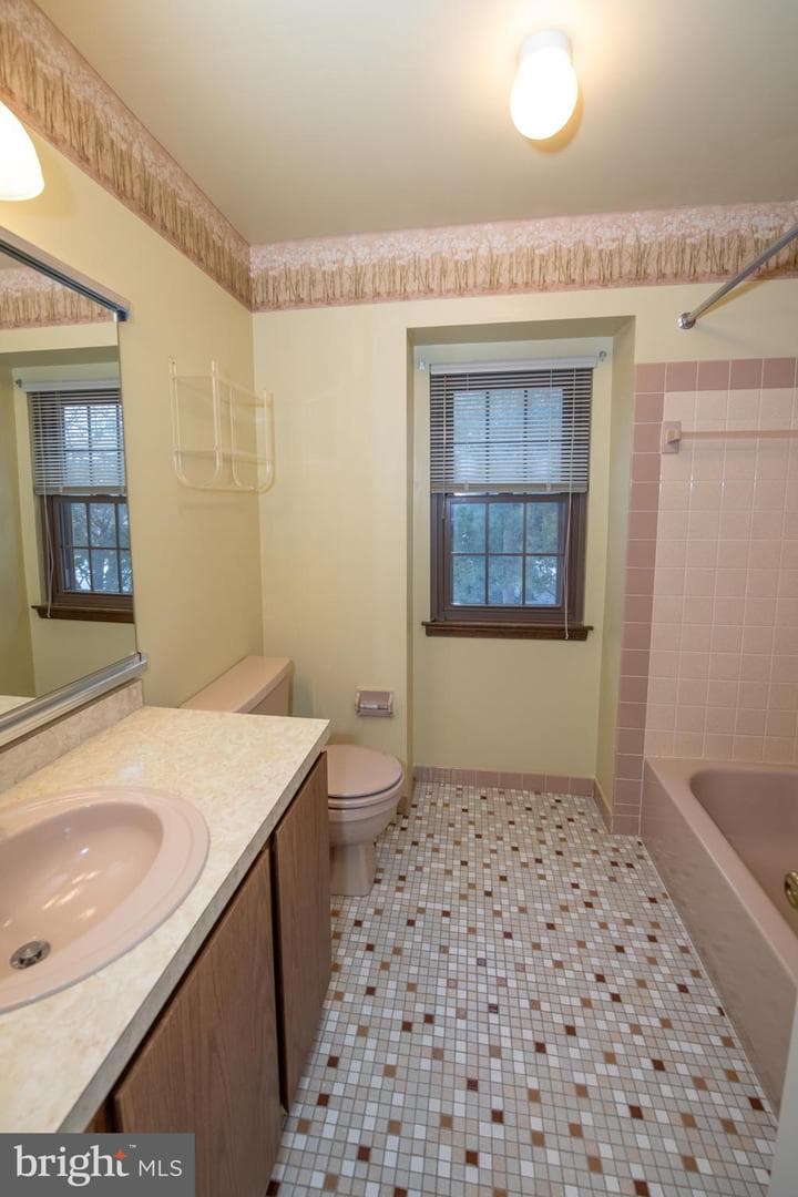 62 W Pickering Bend photo 15