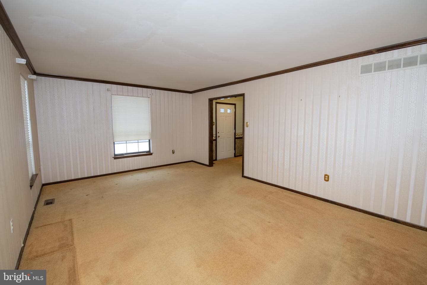 62 W Pickering Bend photo 2