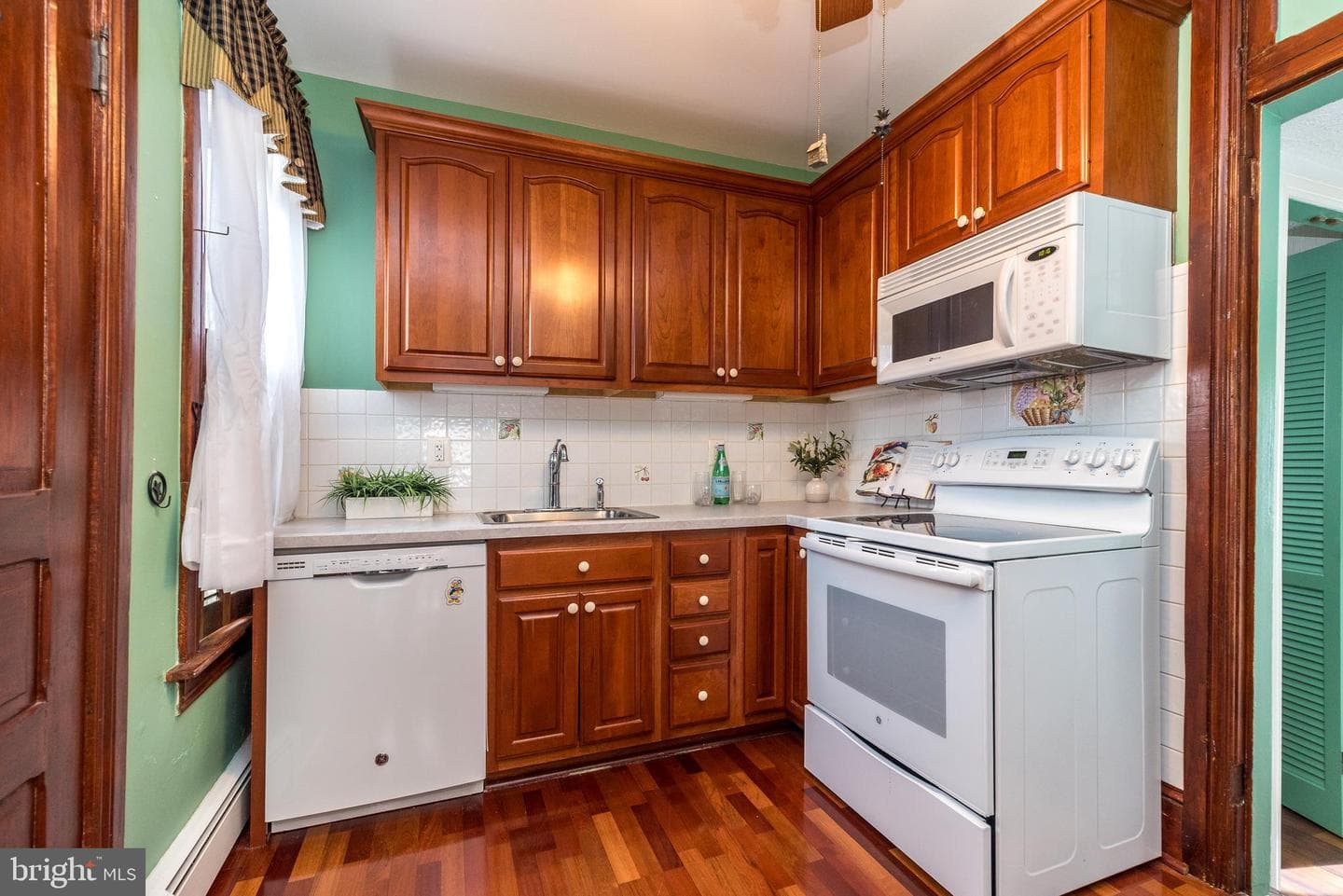 190 Decatur Street photo 11