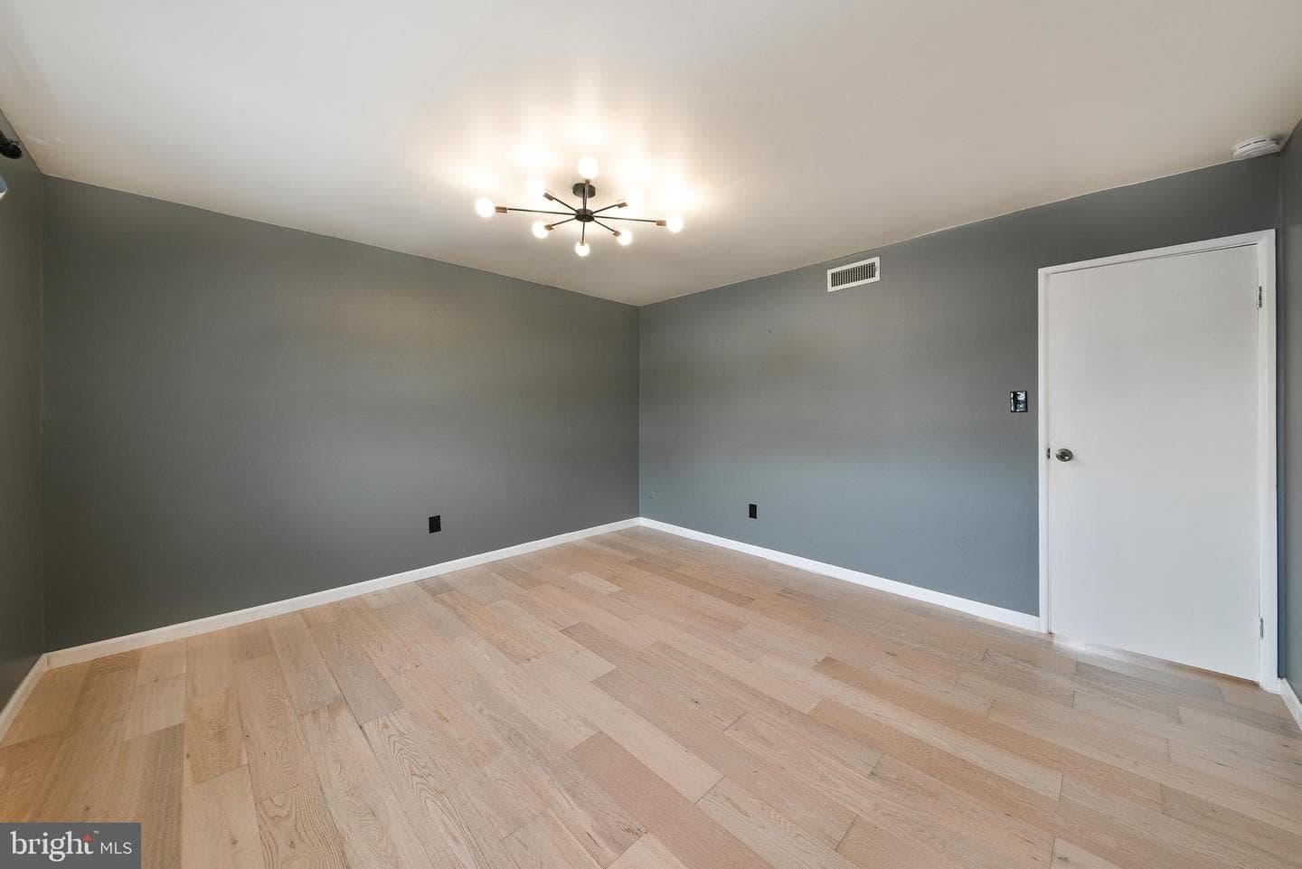 204 Hampton Crossing photo 17