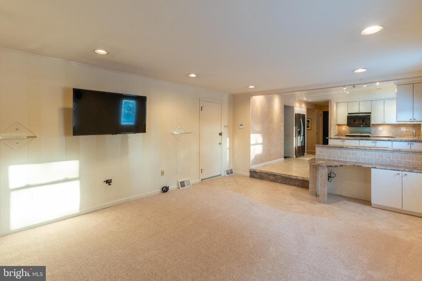 709 Autumn Drive photo 16