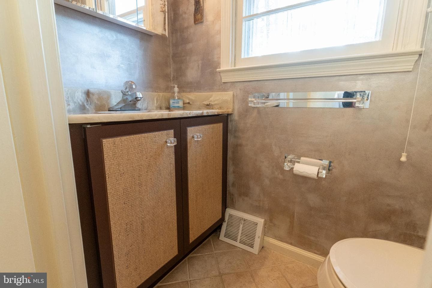 709 Autumn Drive photo 17