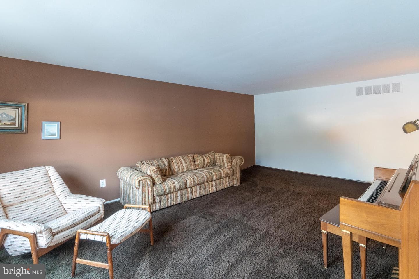 709 Autumn Drive photo 6