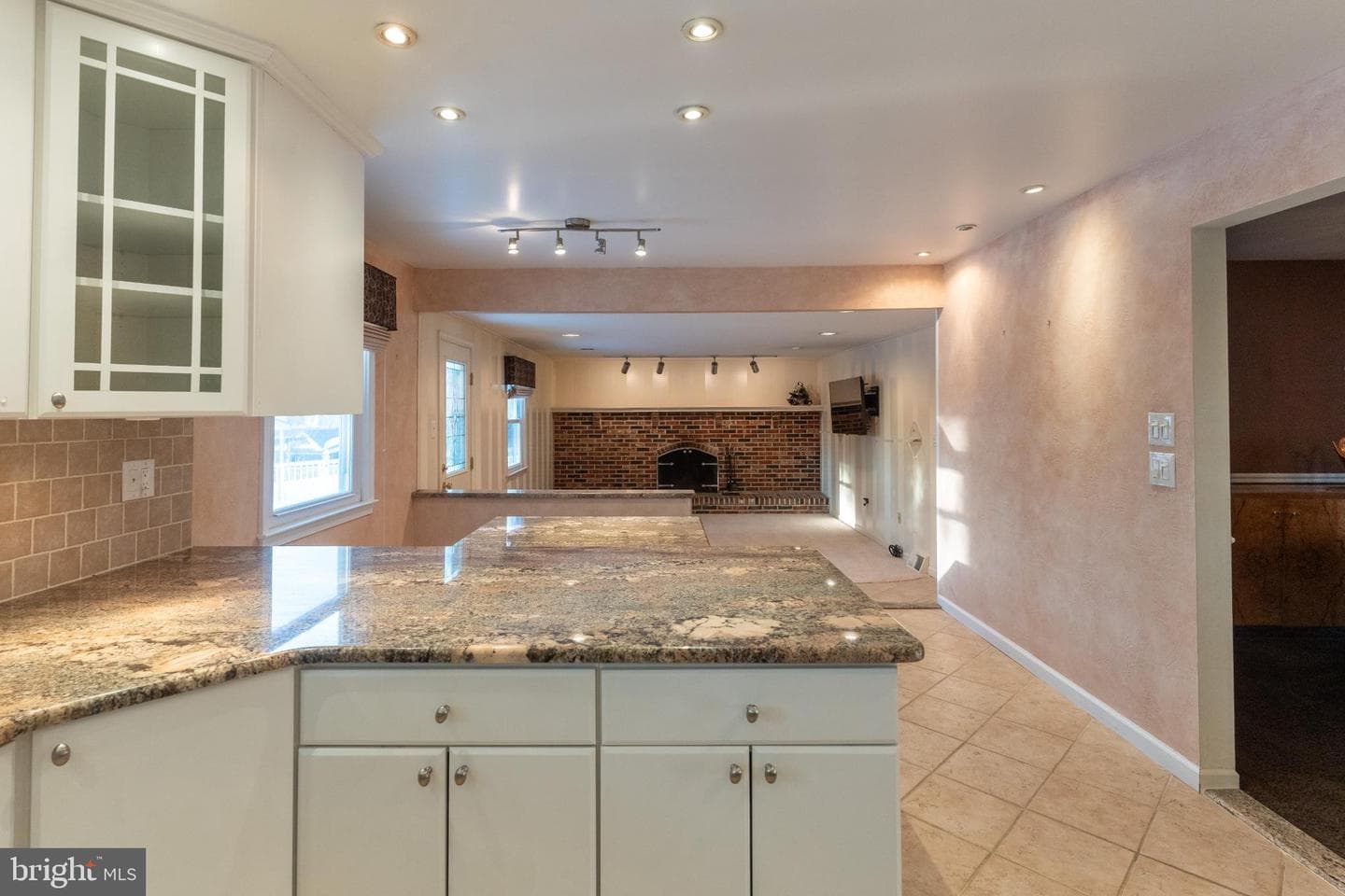 709 Autumn Drive photo 9