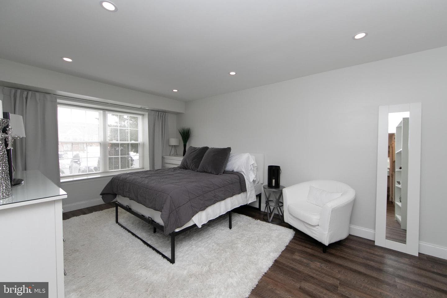 1405 Society Place photo 14