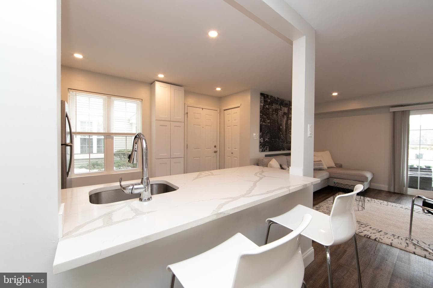 1405 Society Place photo 8