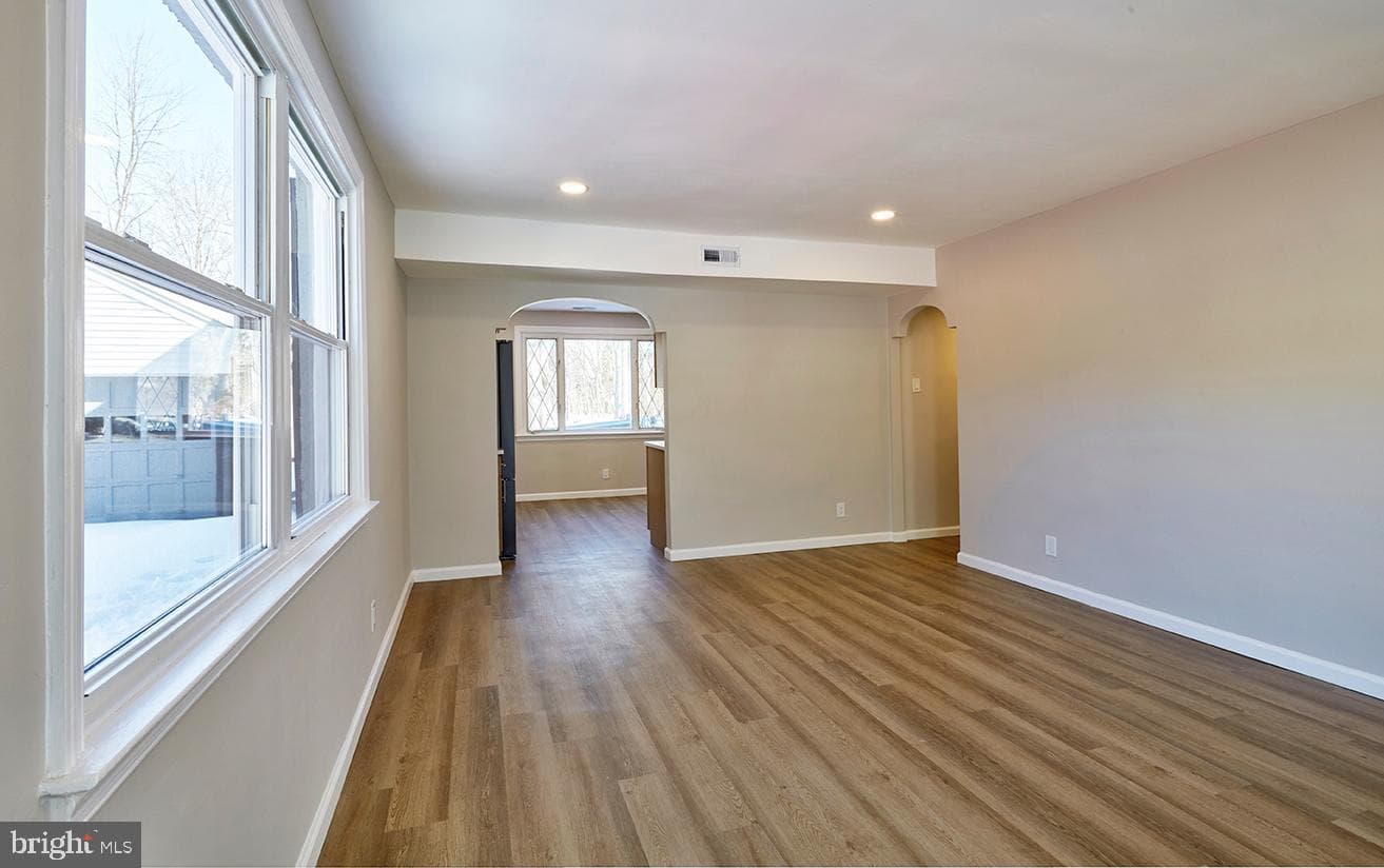 1171 W County Line Road photo 4