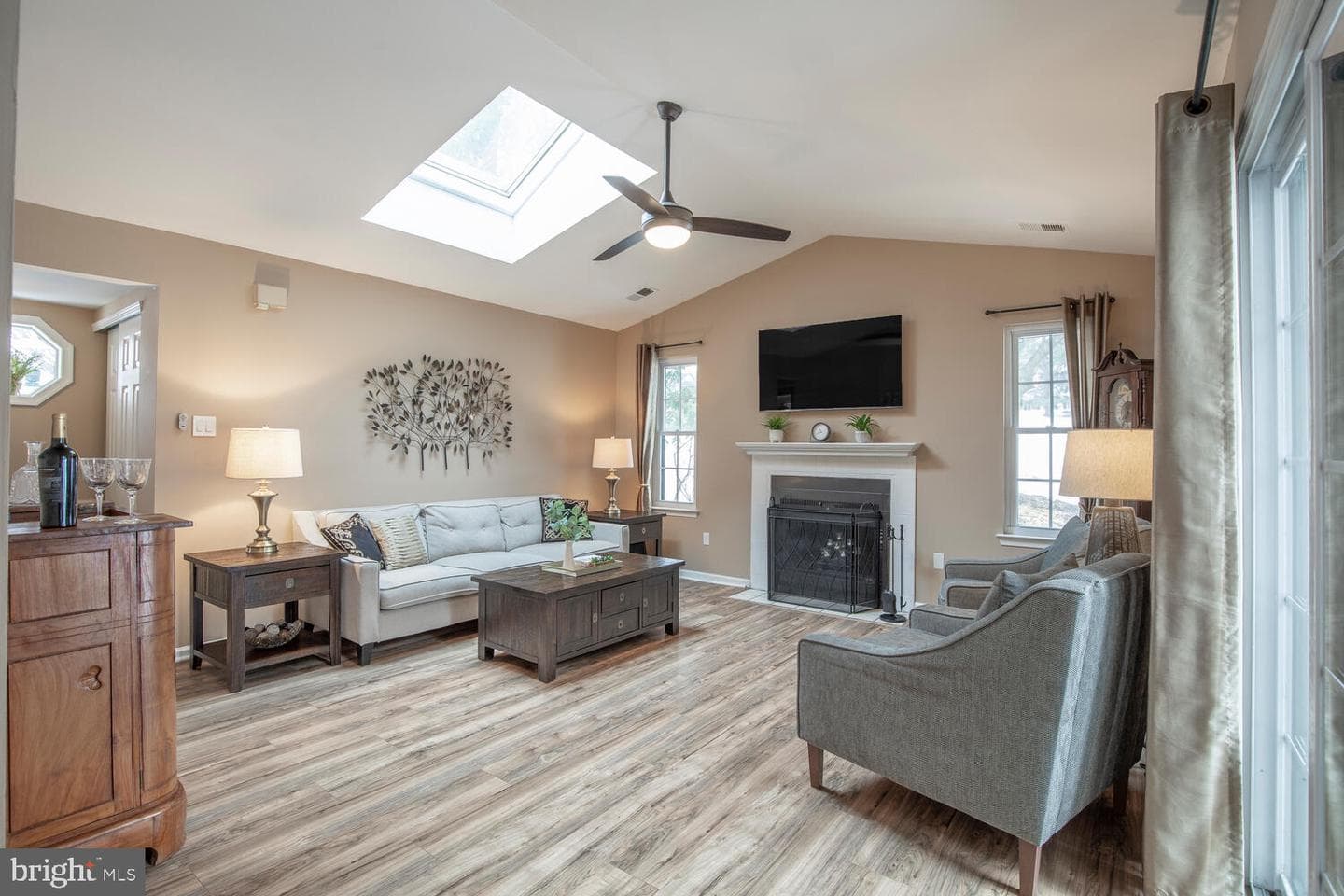 481 Redbud Court photo 2