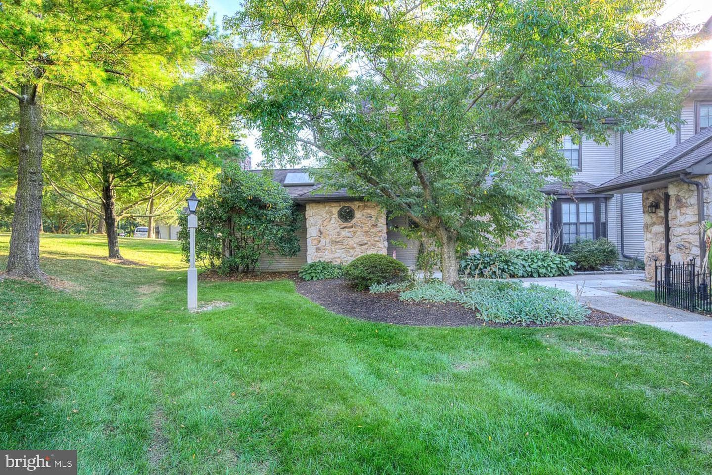 481 Redbud Court photo 23
