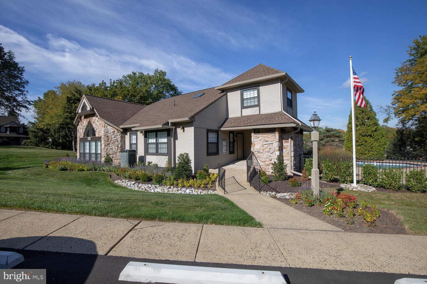 481 Redbud Court photo 25