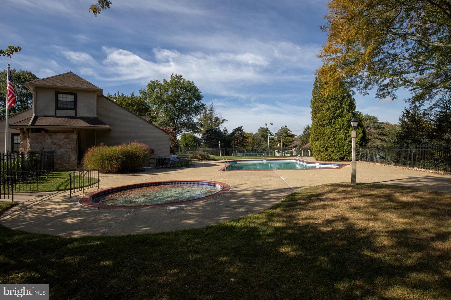 481 Redbud Court photo 27