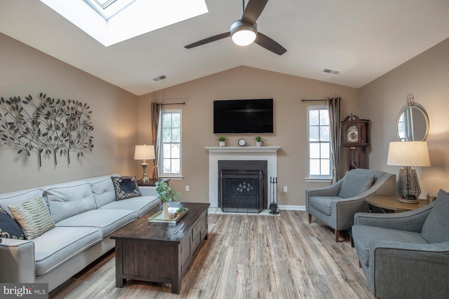 481 Redbud Court photo 4
