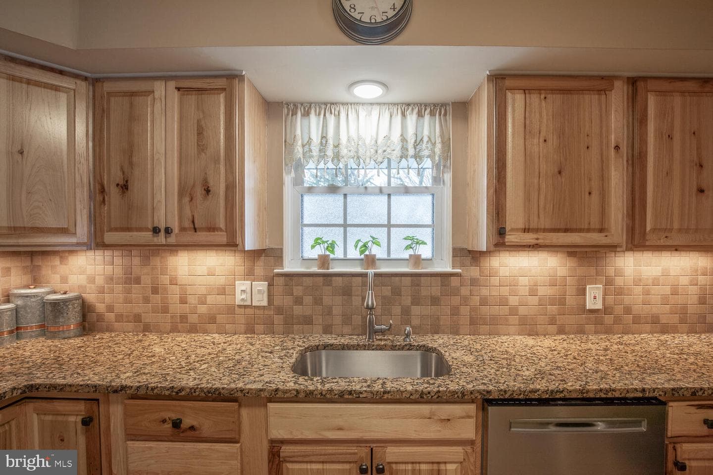 481 Redbud Court photo 8