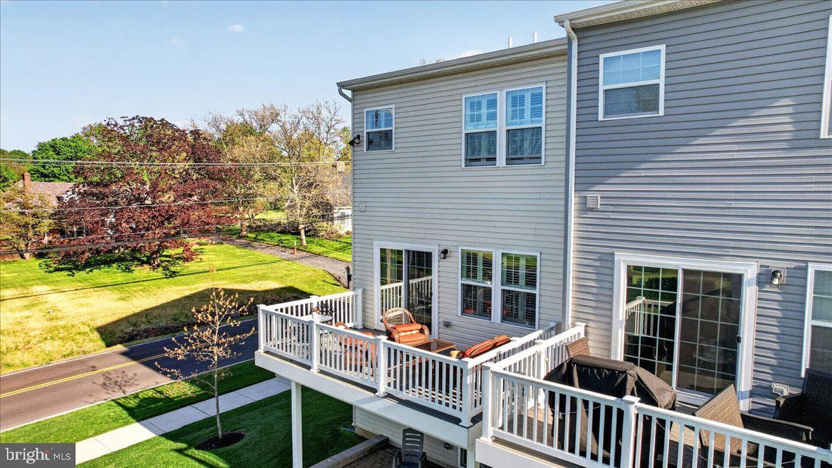 172 Station Drive photo 4