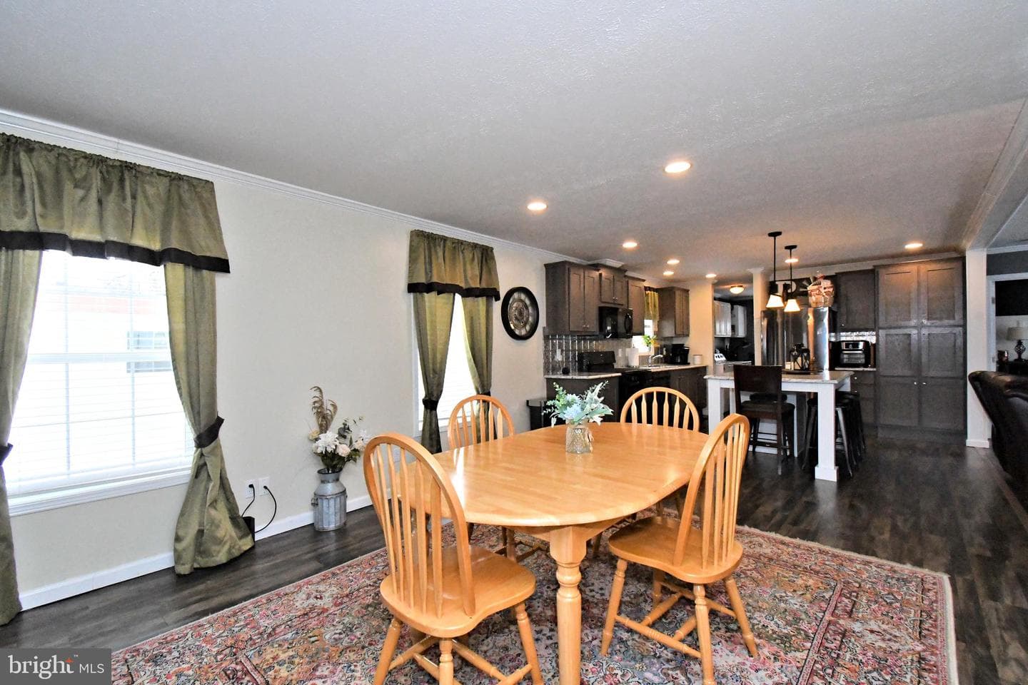 233 Hemlock Drive photo 14